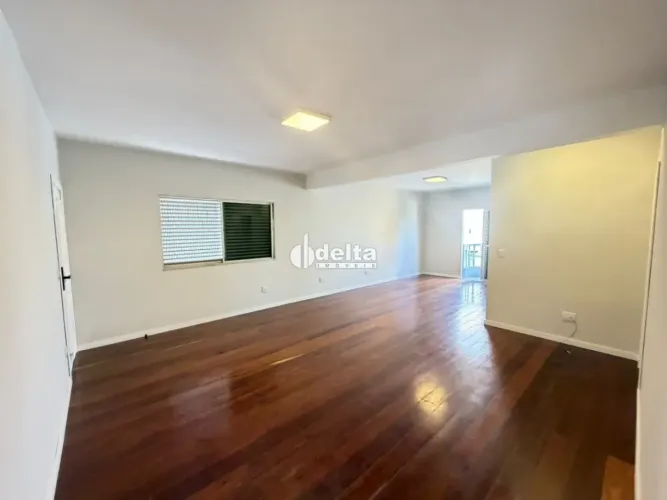 Apartamento com 3 quartos sendo 1 suíte disponível para venda no bairro Martins em Uberlân