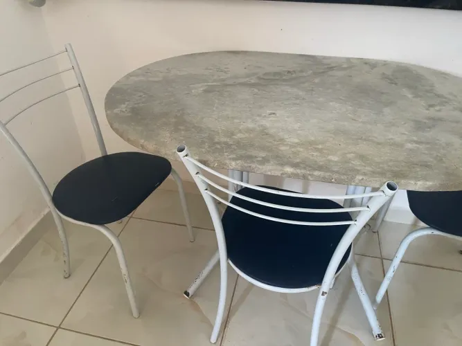 Mesa 4 cadeiras