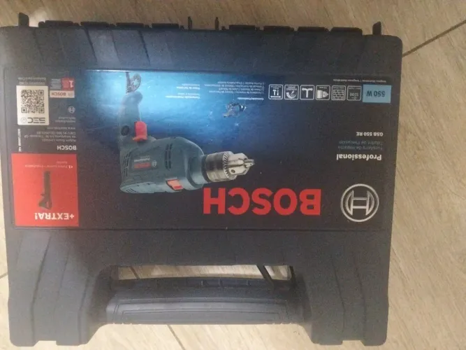 Furadeira Bosch nova,220 profissional com martelete.