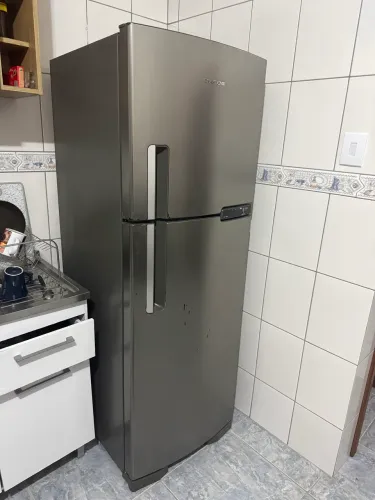 Geladeira BRASTEMP INOX 375litros Voltagem: 127v VALOR: 1000
