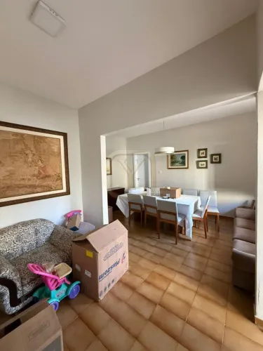 CASA À VENDA NO BAIRRO SANTA ROSA - RESIDENCIAL OU COMERCIAL