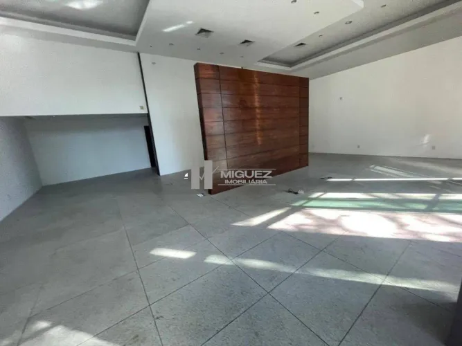 Prédio Comercial à Venda na Freguesia, Localizado na Rua Tirol!