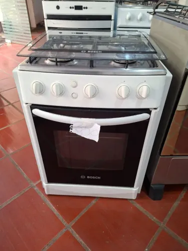 Fogão da Bosch de 4 bocas semi novo de embutir
