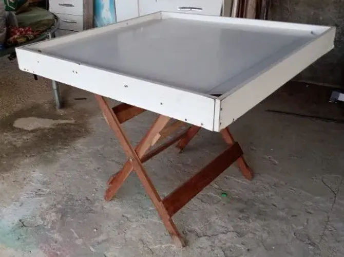Mesa de jogo de pitoco (peteleco)