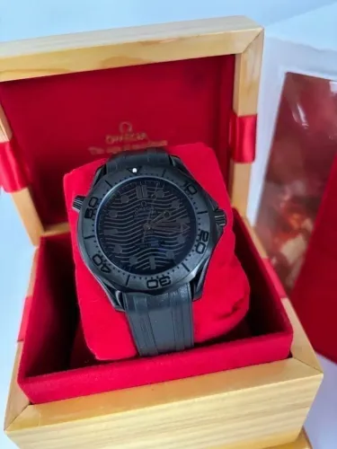Relógio Estilo All Black Automático - Aço 904L, Fundo de Vidro e Pulseira de Borracha