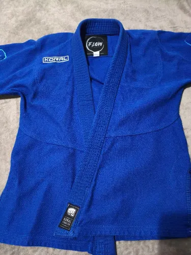Kimono koral completo + 2 faixas 