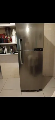 Geladeira brastemp 220v (com defeito)