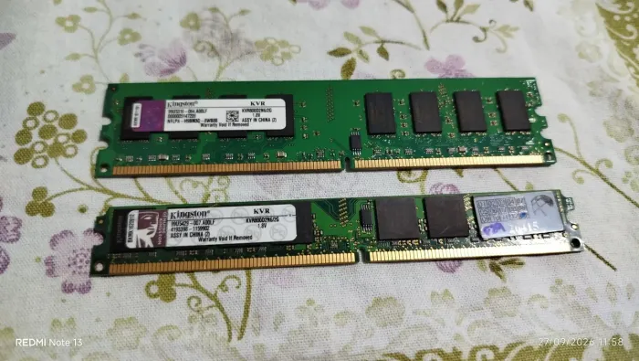 memória RAM Kingston DDR2 de 2 GB e 800 MHz