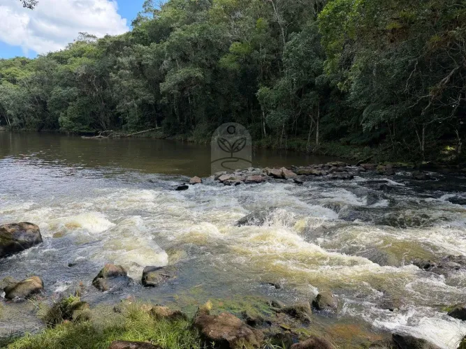 Sítio exclusivo com rio de corredeiras e prainha privativa