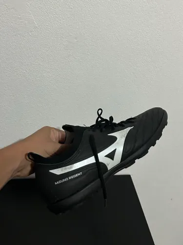 Chuteira society mizuno regent 42
