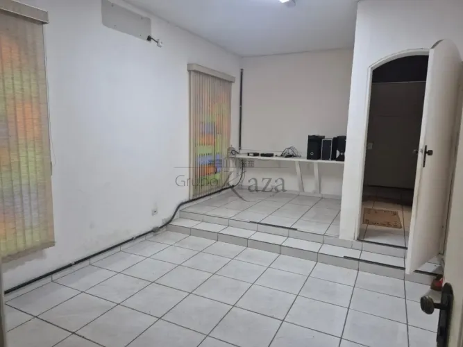 Oportunidade - Casa em Condomínio - Condomínio Residencial Planalto - Vila Industrial - 4