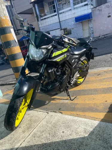 Vendo uma MT 03
