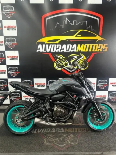 MT 07 2023/2024 15.100 km apenas. Emplacada e á pronta entrega