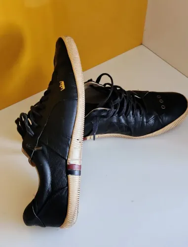 Sapato Osklen preto em couro