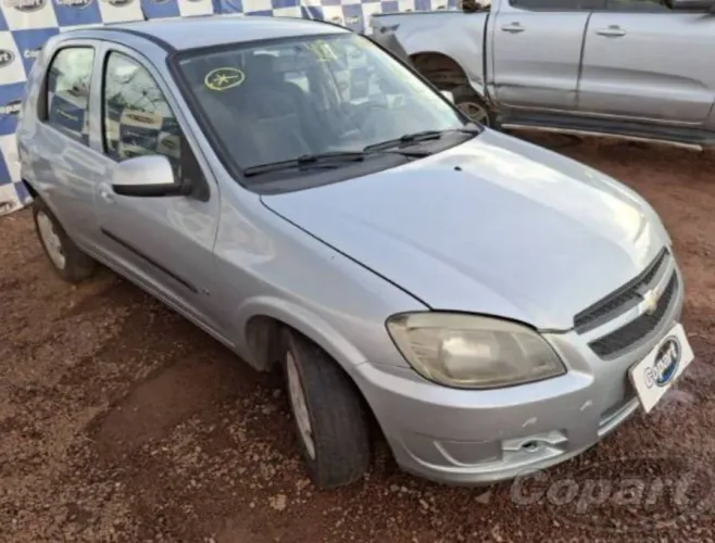 Sucata celta 1.0 Flex 2014 ar e direção - Para retirada de Peças 