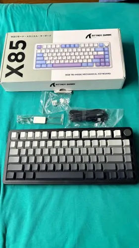 Teclado attack shark x85 NOVO