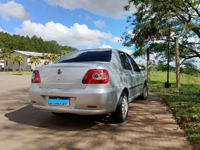 Fiat Siena HLX 1.8 MPI Flex 8V 4P 2005