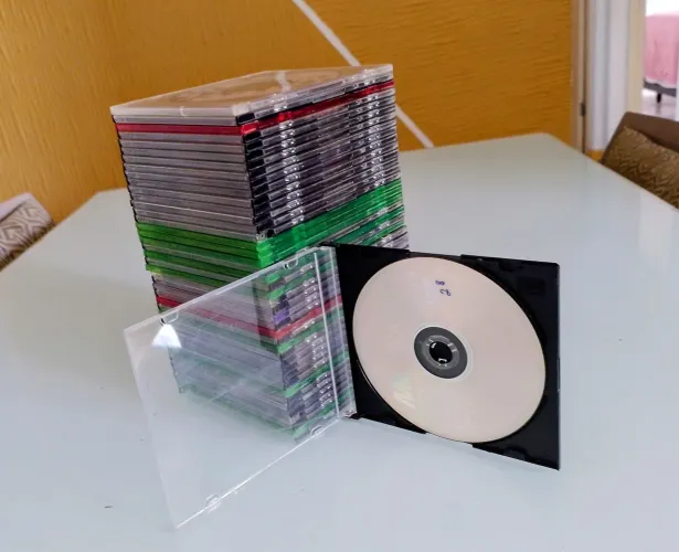 Lote 43 estojos de CD ou DVD