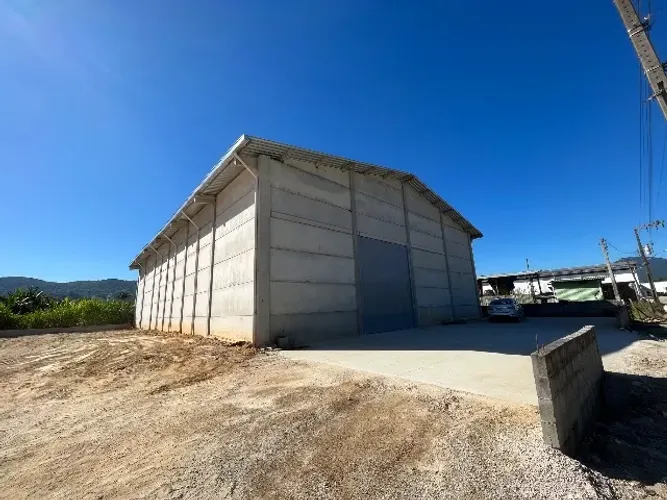 Alugo Galpão 600m2 + 140m2 de mezanino