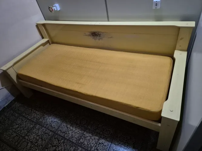 Cama Bicama de Solteiro com Estrado e colchão - Ótimo Estado
