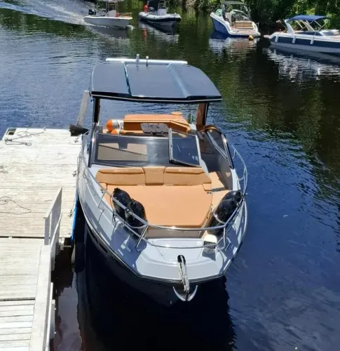 Lancha MESTRA 322 com Mercruiser 8.2L 380HP DTS Bravo ano 2023 modelo 2024