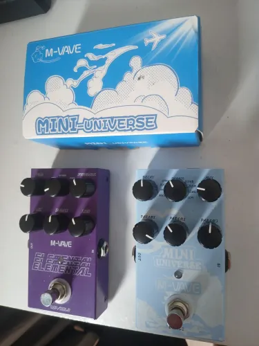 Pedais reverb e delay praticamente novos