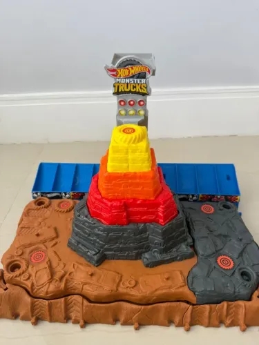 Pista Hot Wheels Monster Trucks