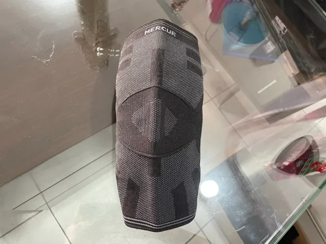 Joelheira De Compressão Elástica 3d Knit Mercur Cor Preto/cinza G