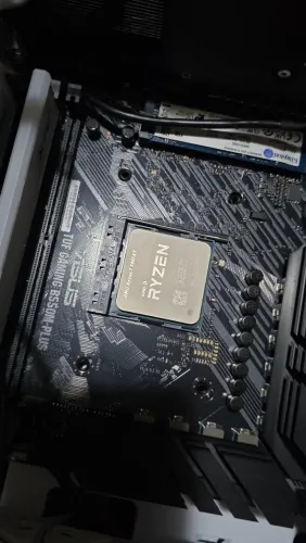 Ryzen 7 5800XT menos de 10 meses de uso
