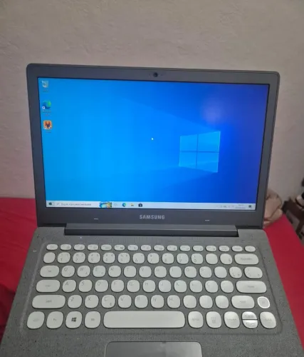 Vendo Notebook Samsung 