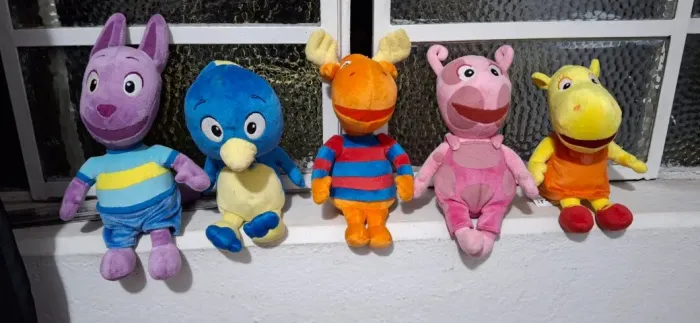Bonecos de pelúcia Backyardigans