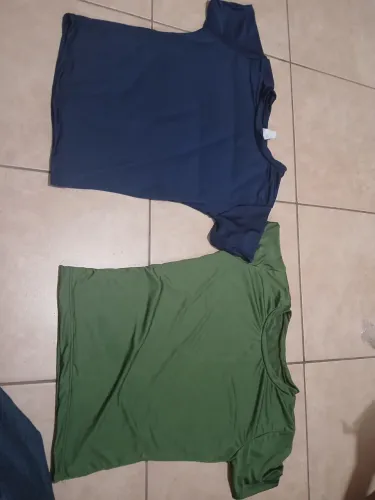 Vende-se kit de blusinhas malha fria tamanho M ( forma pequena) 