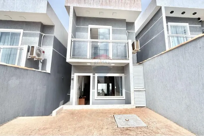 Excelente casa à venda na Rasa em Búzios