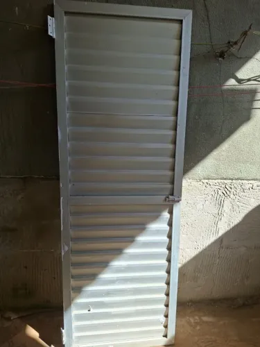 Porta para banheiro em aluminio