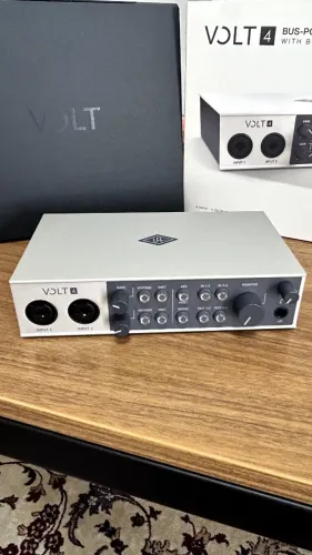 Interface De Áudio Universal Audio Volt 4 Usb