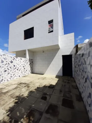 CASA DE CONCRETO NO CASTELO BRANCO