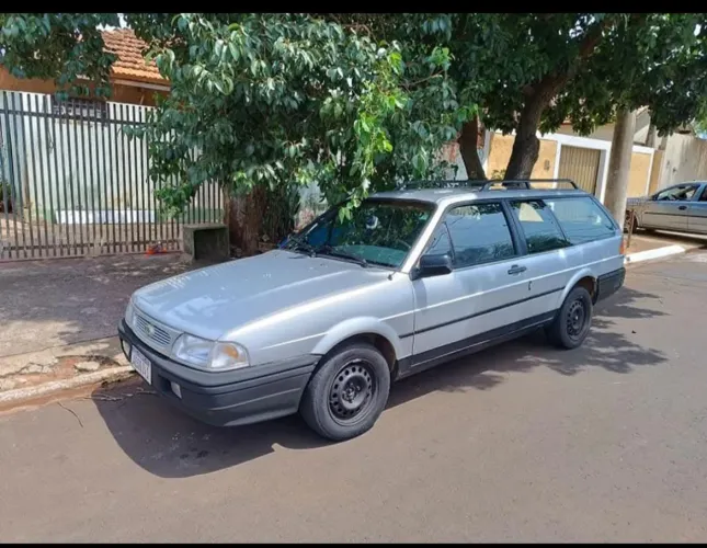 Ford Royale GL 1.8/1.8i 2P E 4P (álcool) 1994