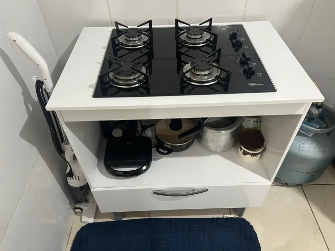 Armário já com o Cooktop Fischer