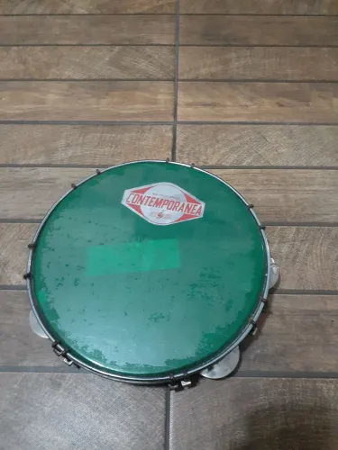 Pandeiro marca contemporânea