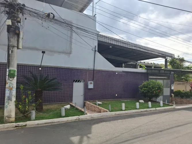 Galpão com mais duas casas se necessário