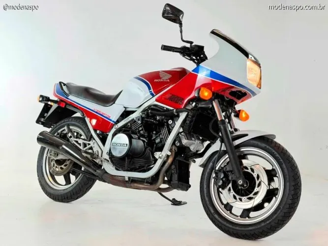 HONDA VF 700 INTERCEPT 1984