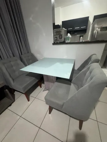 Mesa de jantar 4 lugares