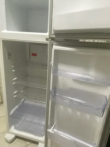 GELADEIRA ELETROLUX 240L