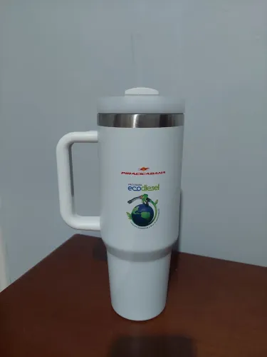 Copo termico com canudo