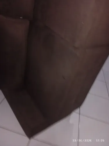 Vende se sofá retrátil dois lugares.
