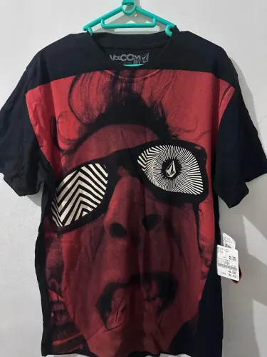 Camiseta Volcom Vintage Y2K Japão - Nova com Etiqueta - M