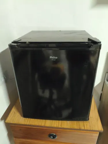 Frigobar Philco PFG50P Preto