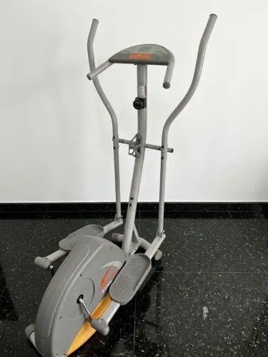 Aparelho de Exercícios Elíptico Athletic