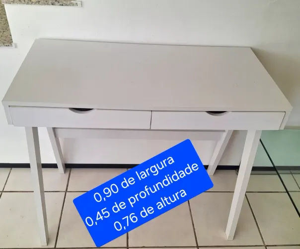 Escrivaninha/aparador 