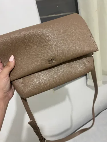 Bolsa Arezzo nova